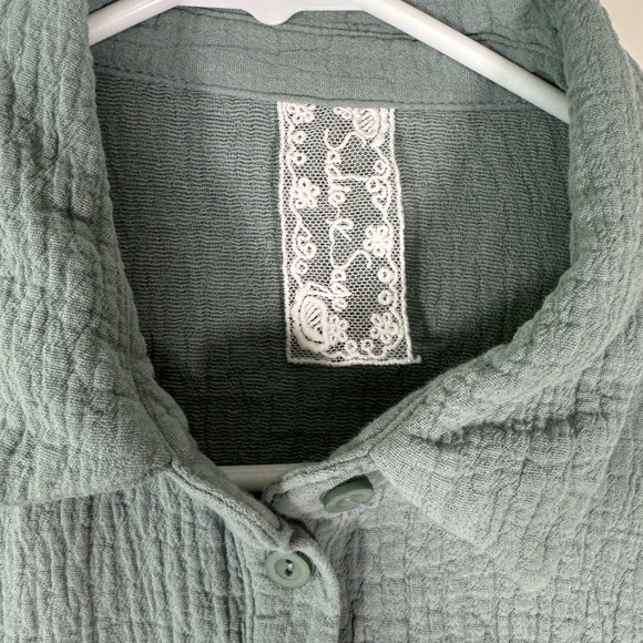 Sadie & Sage Sage Green Button Up Long Sleeve Crinkle Texture Womens Size Medium - Picture 3 of 6